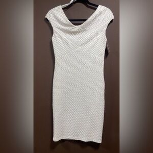 EUC  Bisou Bisou Size 4 Elegant White body con Textured Dress